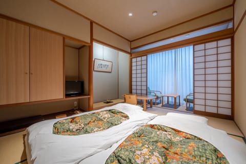 Japanese Style Room, 6 Tatami-mats, Non-Smoking | In-room safe, desk, free WiFi, bed sheets