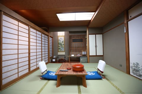Japanese Style Room with 10 Tatami Mats | In-room dining