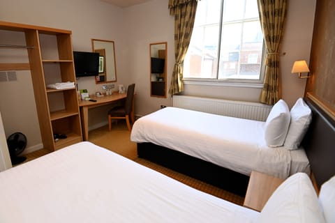 Standard Twin Room | Desk, iron/ironing board, free cribs/infant beds, free WiFi