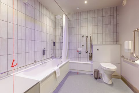 Standard Double Room, Accessible Bathtub | Accessible bathroom