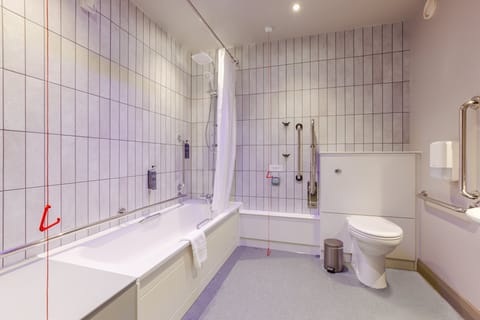 Standard Double Room, Accessible Bathtub | Accessible bathroom
