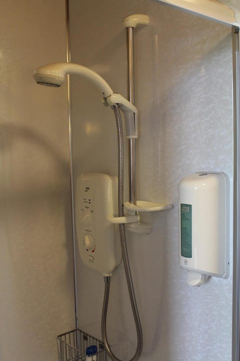 Shower, free toiletries, towels