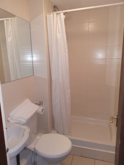 Twin Room, Ensuite | Bathroom | Towels