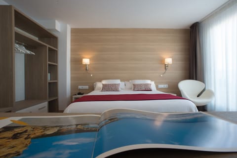 Deluxe Double Room | In-room safe, free WiFi, bed sheets