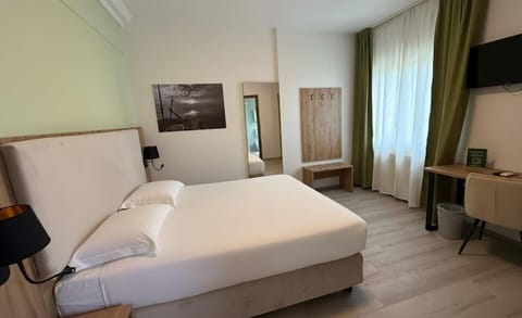 Double Room (Hotel) | In-room safe, desk, free WiFi