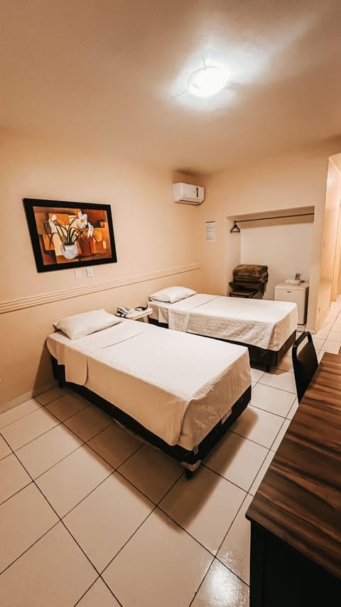 Executive Twin Room, 2 Twin Beds | Minibar, desk, free WiFi, bed sheets