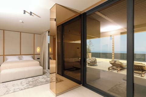 Junior Suite Sea View with Outdoor Jetted Tub | Minibar, in-room safe, soundproofing, free WiFi