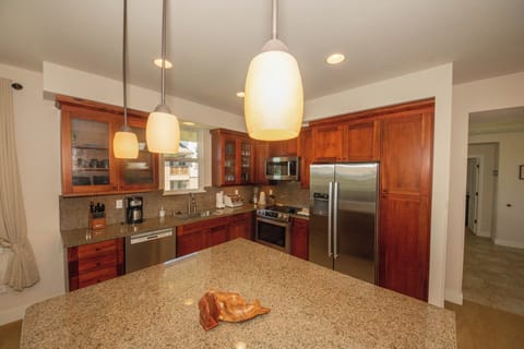 Gorgeous center island!