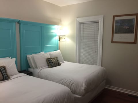 Falls Apartment | Premium bedding, pillowtop beds, individually decorated