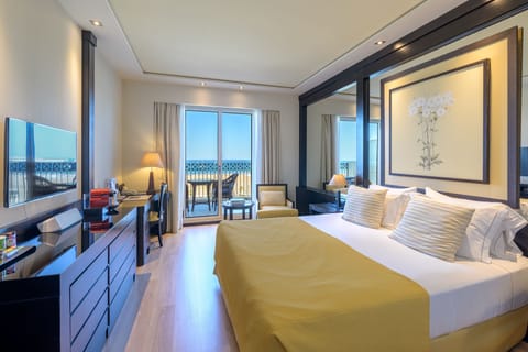 Executive Room, Terrace, Beach View | Premium bedding, minibar, in-room safe, desk