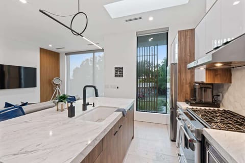 Everything you need, just steps away: a well-equipped kitchenette