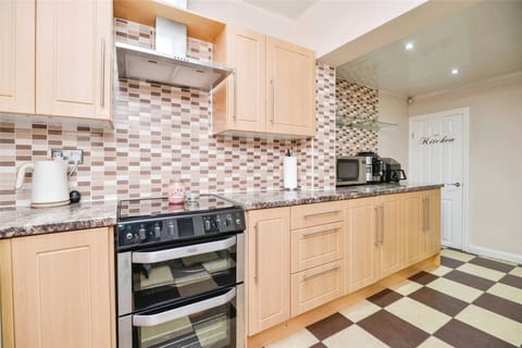 House, 3 Bedrooms | Interior