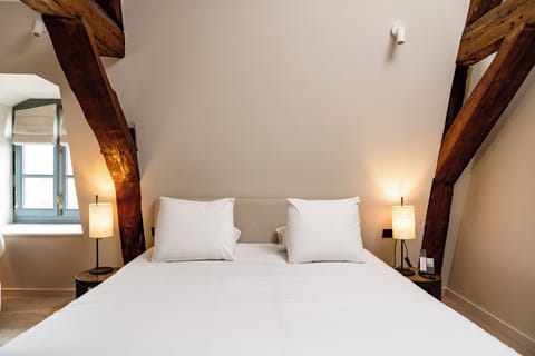 Deluxe Double or Twin Room | Premium bedding, pillowtop beds, free minibar items, in-room safe