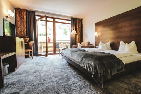 Double Room, Balcony, Mountain View | Desk, free WiFi
