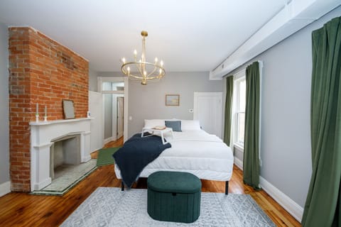 Master Bedroom - King Bed