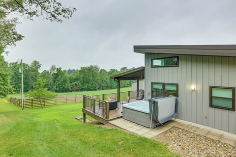 Walhonding Vacation Rental | 2BR | 2BA | 1,300 Sq Ft | 1 Small Step Required