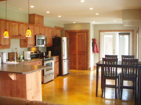 Sun Suite | Private kitchen | Full-size fridge, microwave, stovetop, dishwasher