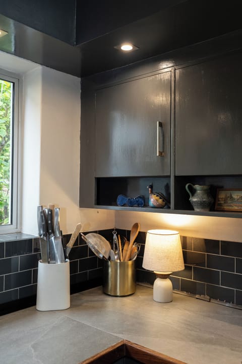 Junejulymedia ValdezMainHouse 114