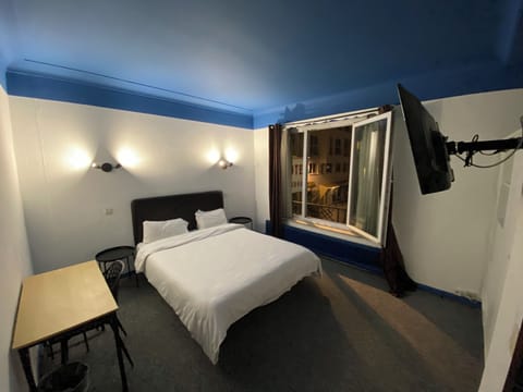 Double Room | In-room safe, desk, soundproofing, free WiFi