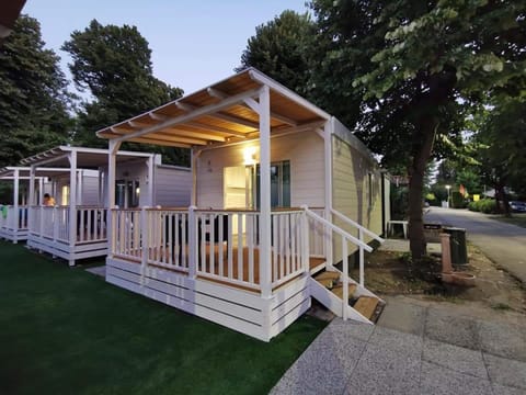 Deluxe Mobile Home | Terrace/patio