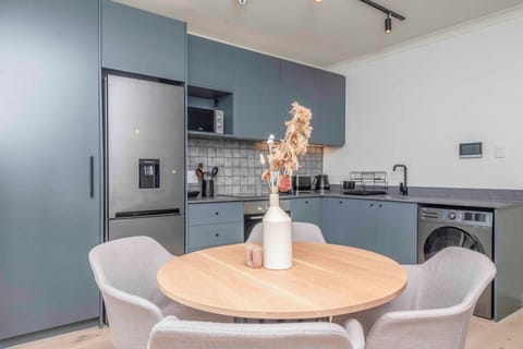 Apartment, 1 Bedroom | In-room dining