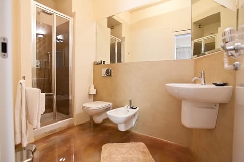 Double or Twin Room | Bathroom | Shower, free toiletries, hair dryer, bidet