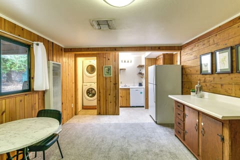 Bonus Kitchenette | 1st Floor | 2 Washers & 2 Dryers