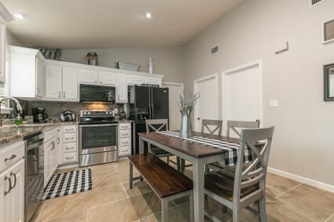 Beautiful Kitchen with everything provided for a meal at home!