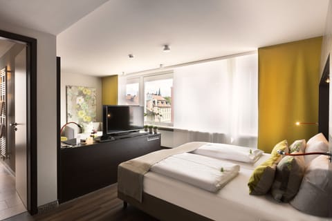 Junior Suite, Non Smoking | Premium bedding, minibar, in-room safe, desk