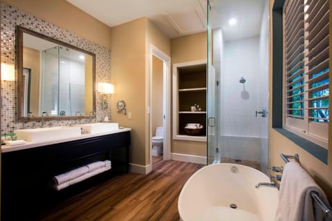 Bungalow, 1 Bedroom, Resort View | Bathroom | Free toiletries, hair dryer, bathrobes, towels