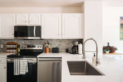 Kitchen with a convenient single basin sink