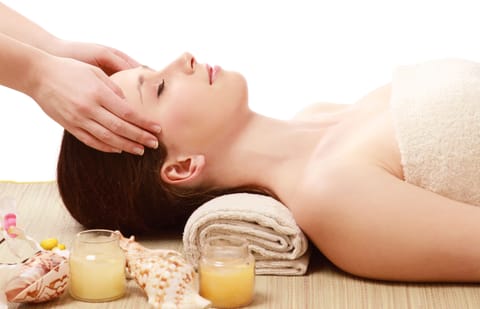 Couples treatment rooms, body treatments, deep-tissue massages