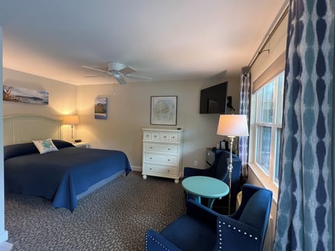 Deluxe Room, 1 Queen Bed, Refrigerator, Garden View | Premium bedding, pillowtop beds, in-room safe, individually decorated