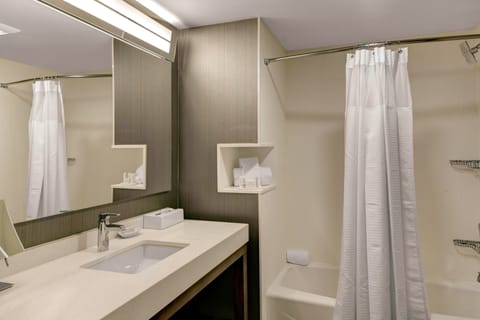 Room, 2 Queen Beds (Two Queen) | Bathroom | Shower, free toiletries, hair dryer, towels