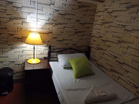 Basic Single Room, Mixed Dorm | Free WiFi