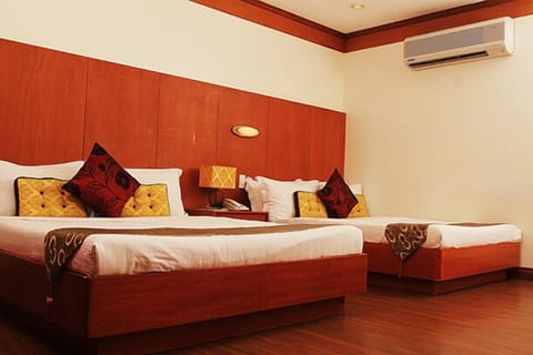 Deluxe Room, 2 Queen Beds, Non Smoking | Desk, blackout drapes, rollaway beds, free WiFi