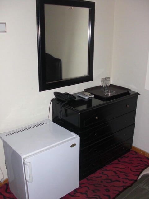 Triple Room | Mini-refrigerator