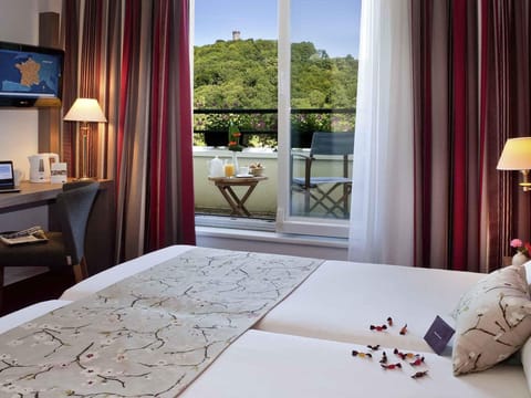 Minibar, in-room safe, desk, soundproofing