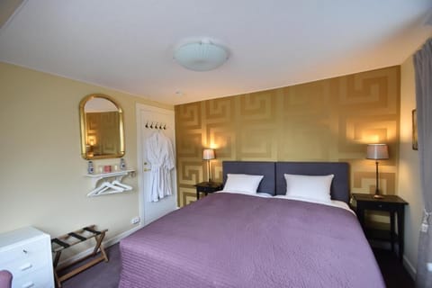 Classic Double Room, 1 King Bed, Garden View | Premium bedding, individually decorated, individually furnished