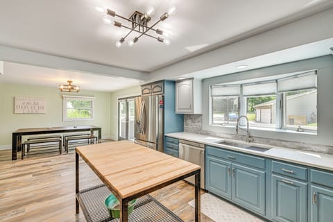 House (5 Bedrooms) | Interior