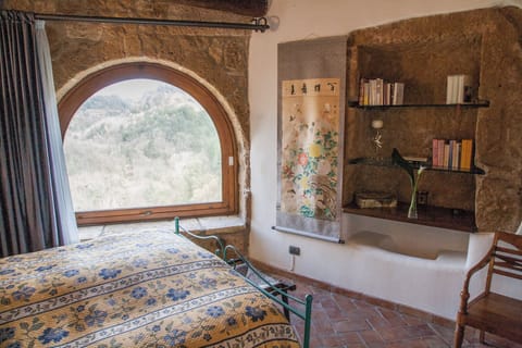 1 bedroom, premium bedding, blackout drapes, free WiFi