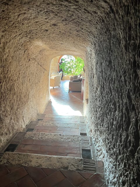 Grand Suite, Multiple Beds, Jetted Tub, Valley View (100-300 meters from check-in location) | Living area