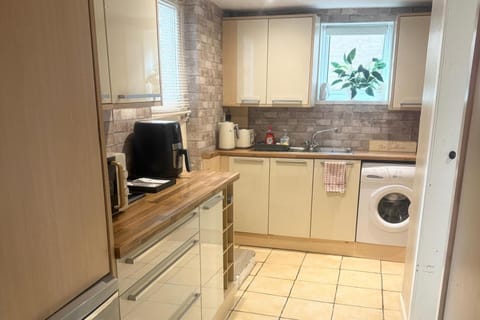 Fridge, microwave, stovetop, electric kettle