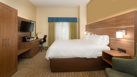 Standard Room, 1 King Bed (Leisure) | Pillowtop beds, desk, laptop workspace, blackout drapes