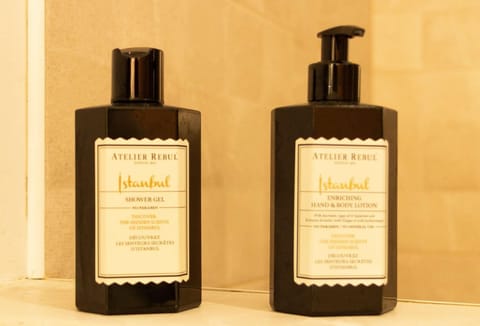 Bathroom amenities
