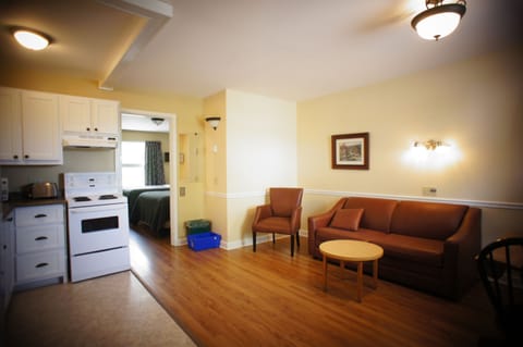 Suite, 2 Double Beds, Non Smoking, Kitchen | Desk, iron/ironing board, free WiFi, bed sheets