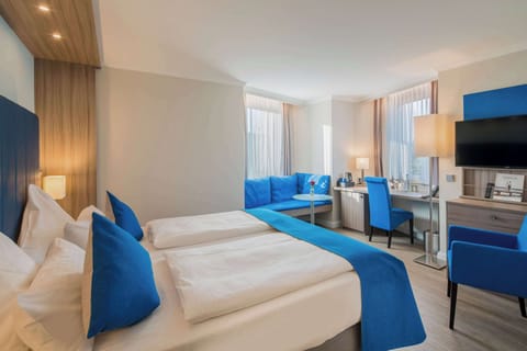 Premium Room, 1 Double Bed | In-room safe, desk, iron/ironing board, free WiFi