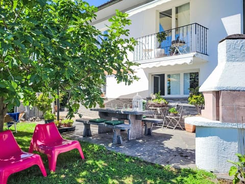 Furniture, Outdoor Furniture, Garden, Chair, Lawn, Shade, Backyard, Yard, Outdoor Table, Landscaping