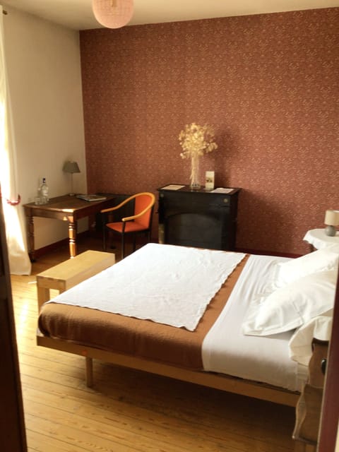 Comfort Room | Free WiFi