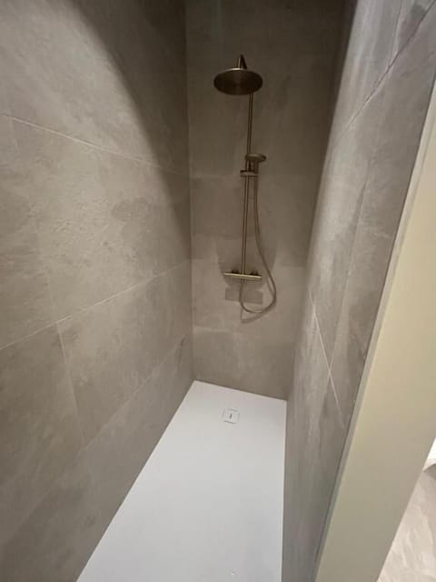 Comfort Double Room, Balcony | Bathroom | Shower, rainfall showerhead, hair dryer, heated floors